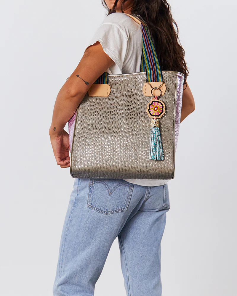 Juanis Classic Tote - Image 8